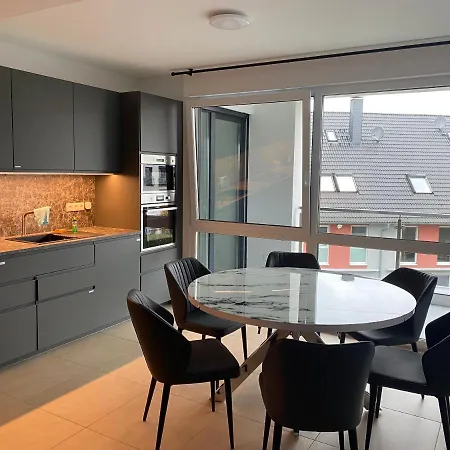 Hotel Valley Of Business Frankfurt-Airport - Black Label Penthouse Hofheim am Taunus Eksteriør billede